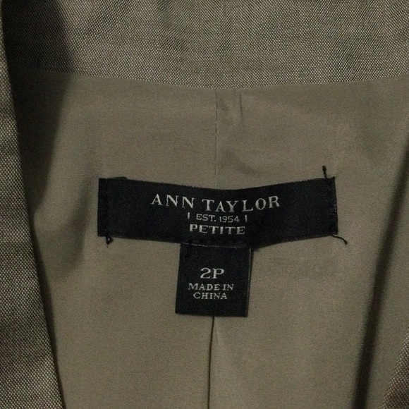 Ann Taylor Wool Cotton Blend Tan Blazer Size 2P - Picture 3 of 8